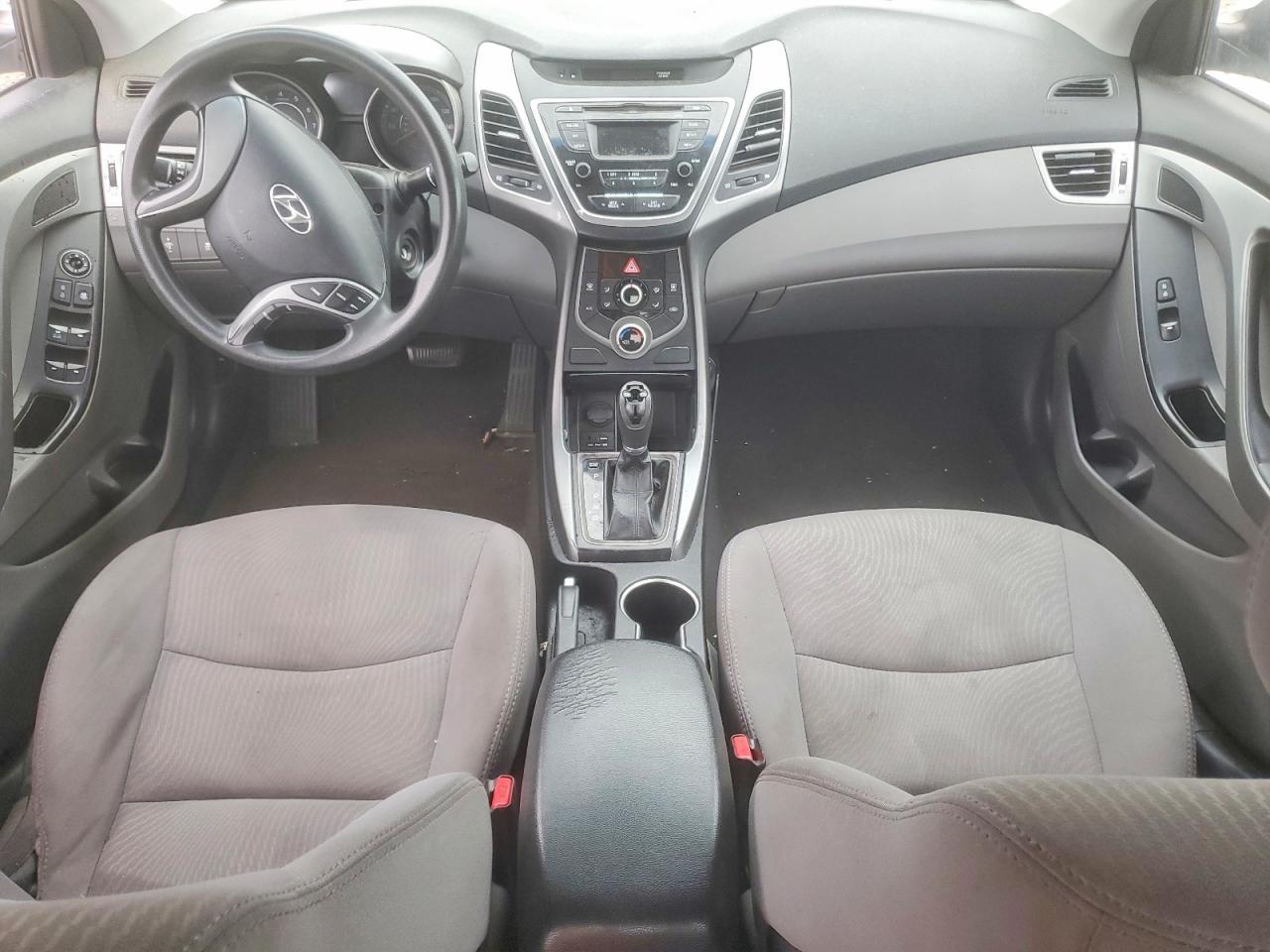 2016 HYUNDAI ELANTRA SE — Фото 8 из 12