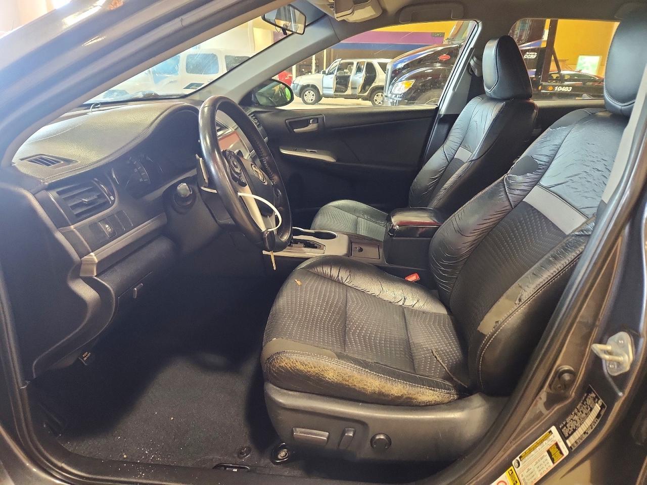 2012 TOYOTA CAMRY SE — Фото 7 из 12