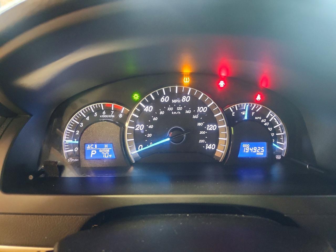 2012 TOYOTA CAMRY SE — Фото 9 из 12