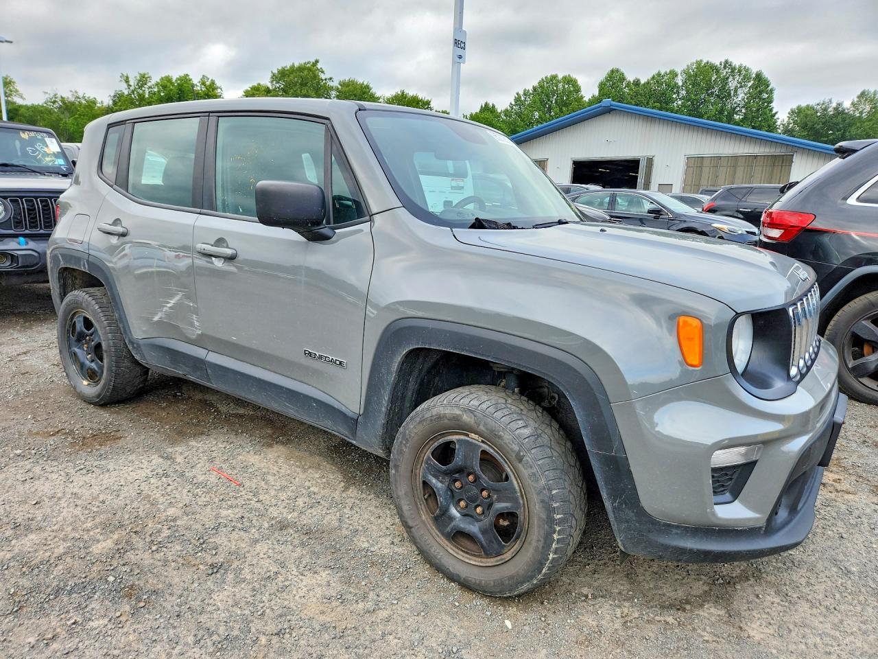 2020 JEEP RENEGADE SPORT — Фото 4 из 13