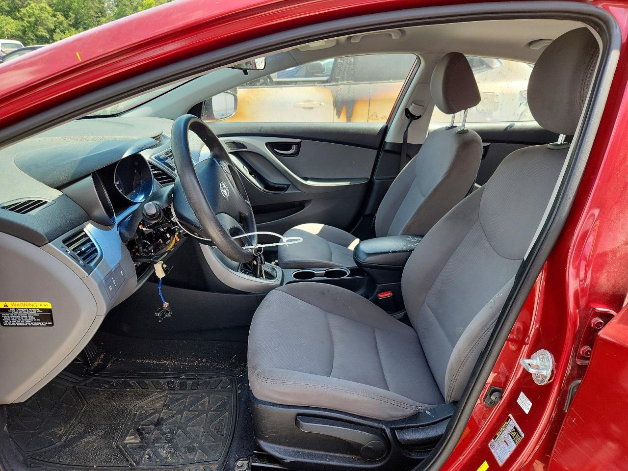 2016 HYUNDAI ELANTRA SE — Фото 7 из 12