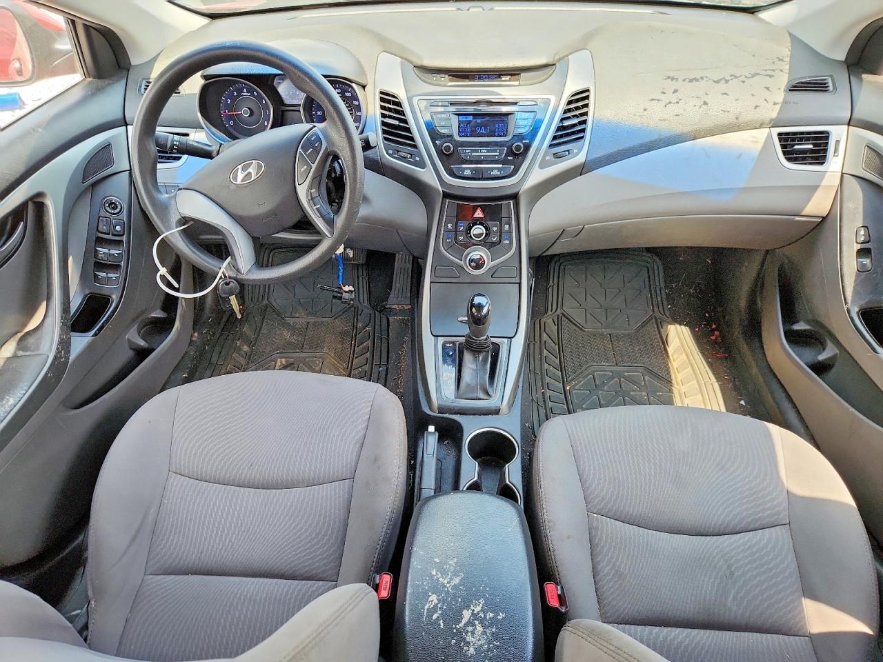 2016 HYUNDAI ELANTRA SE — Фото 8 из 12