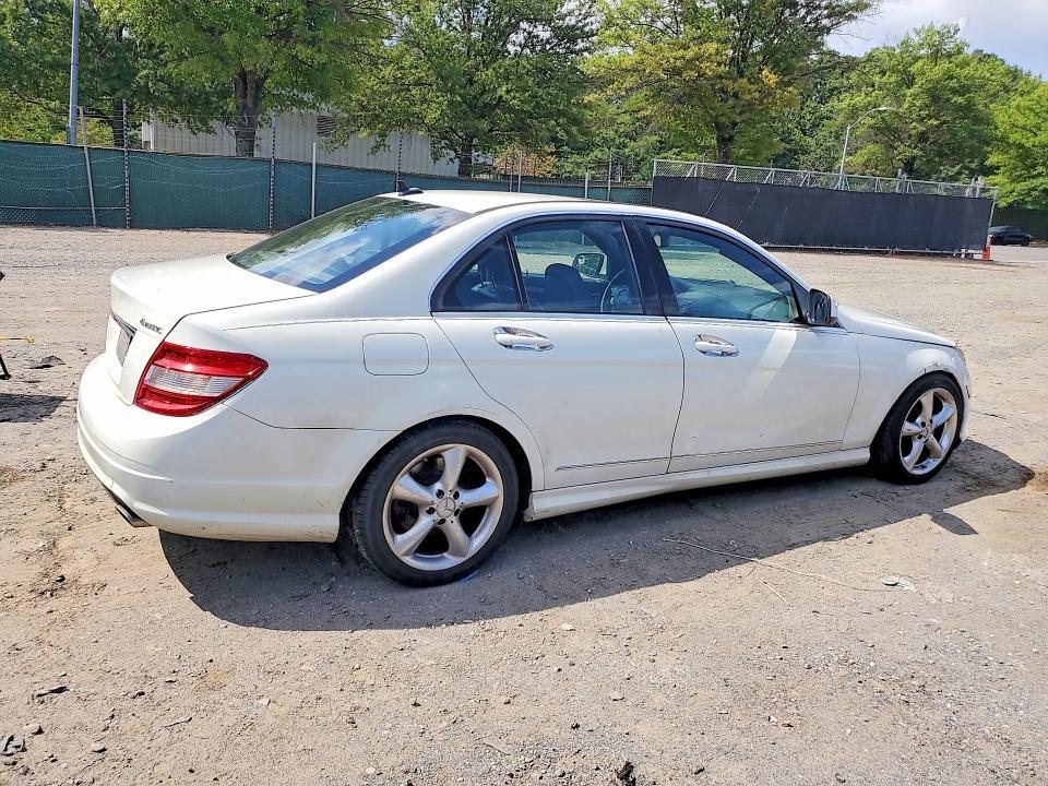 2009 MERCEDES-BENZ C 300 4MATIC — Фото 3 из 12