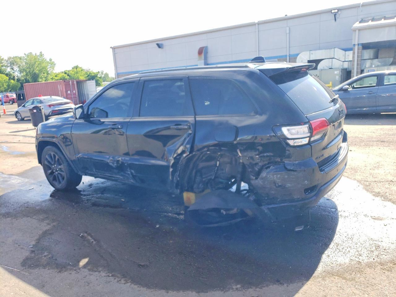 2020 JEEP GRAND CHEROKEE LAREDO — Фото 2 из 12