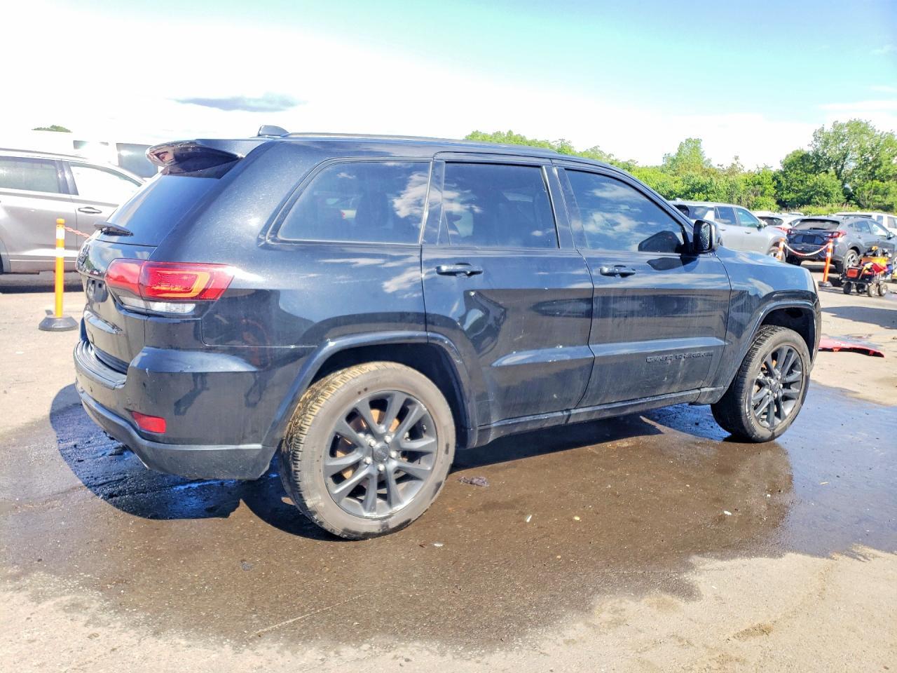 2020 JEEP GRAND CHEROKEE LAREDO — Фото 3 из 12