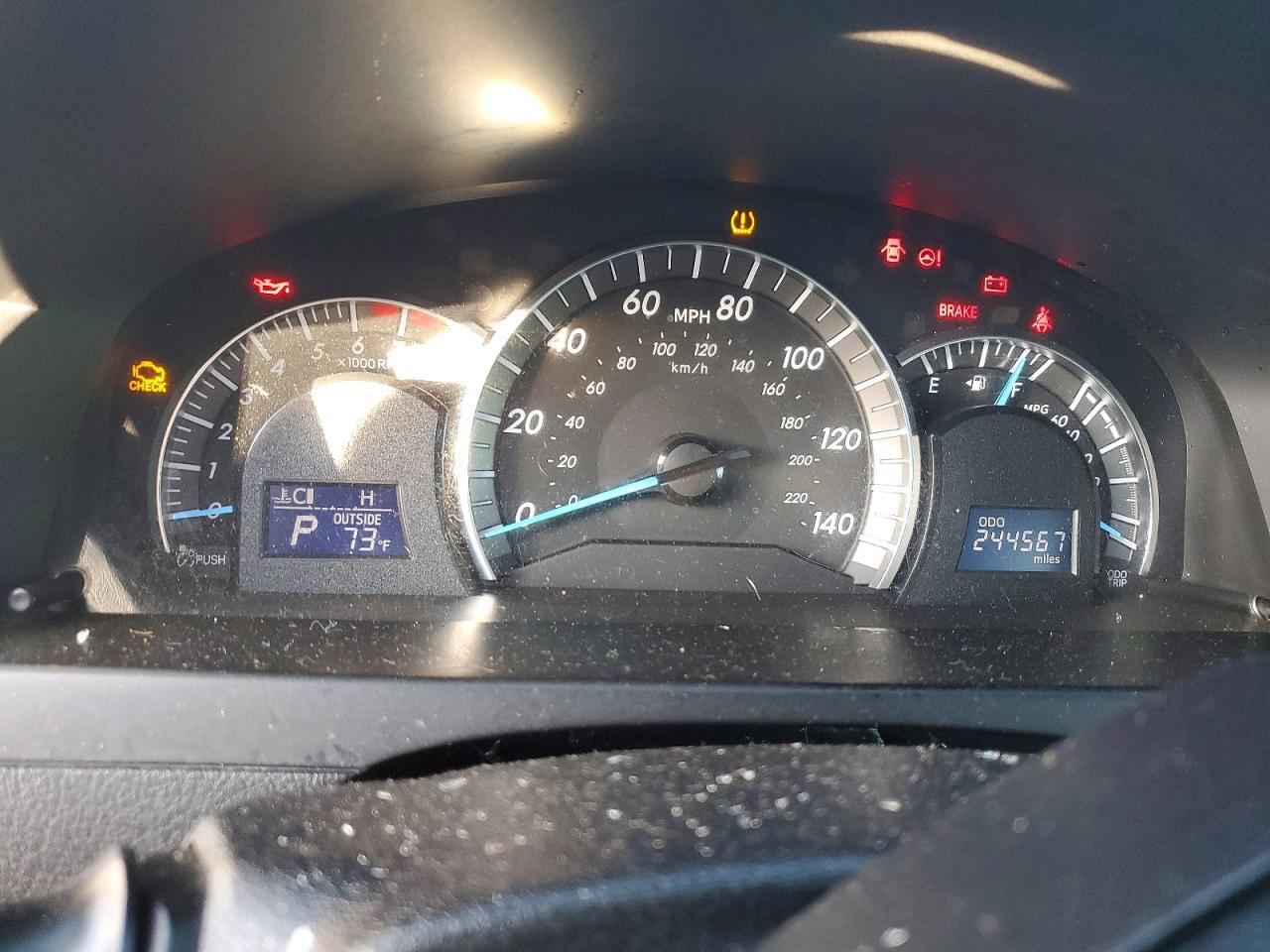 2012 TOYOTA CAMRY SE — Фото 9 из 12