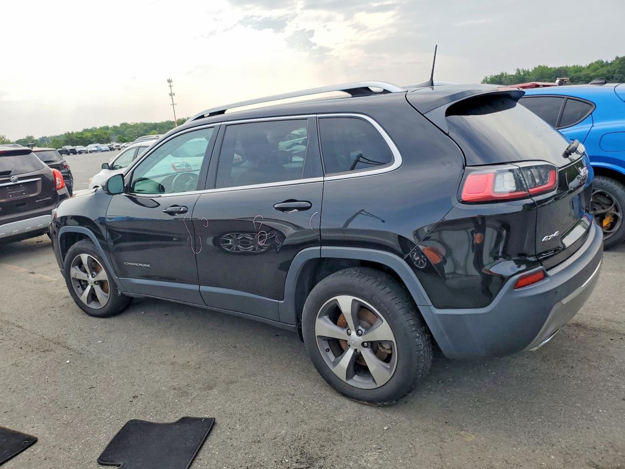 2020 JEEP CHEROKEE LIMITED — Фото 2 из 13