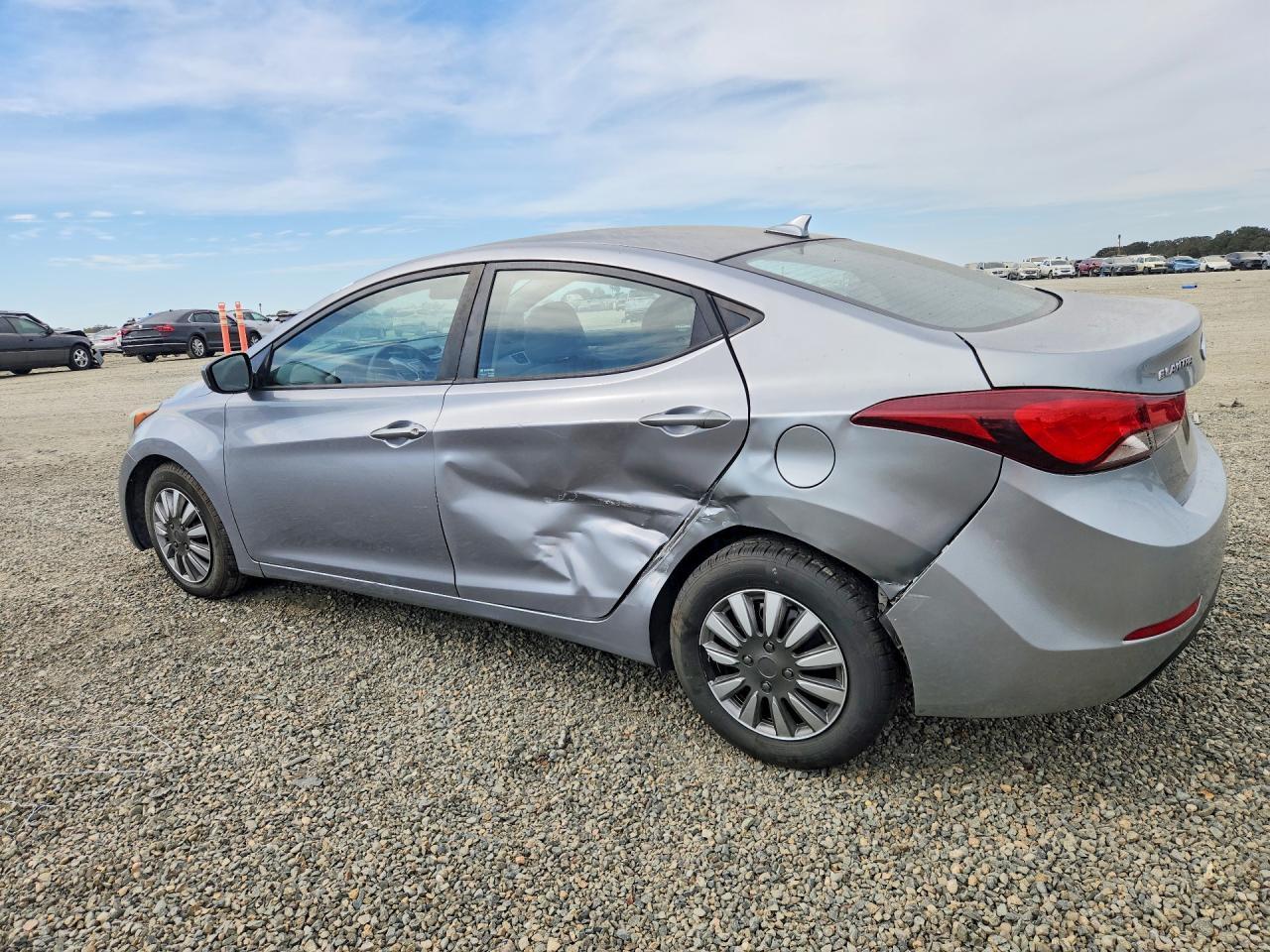 2016 HYUNDAI ELANTRA SE — Фото 2 из 12