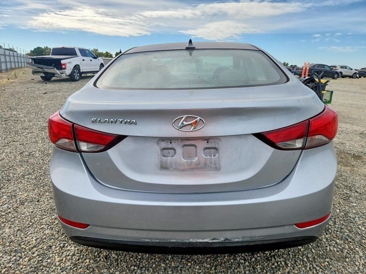 2016 HYUNDAI ELANTRA SE — Фото 6 из 12