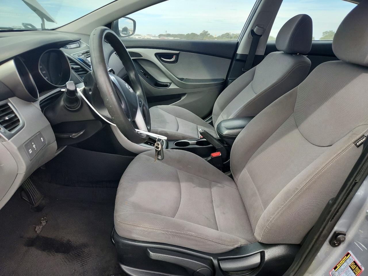 2016 HYUNDAI ELANTRA SE — Фото 7 из 12