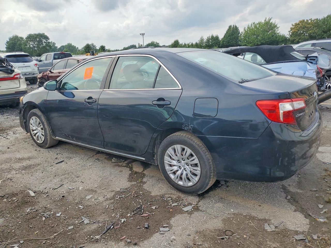 2012 TOYOTA CAMRY LE — Фото 2 из 12