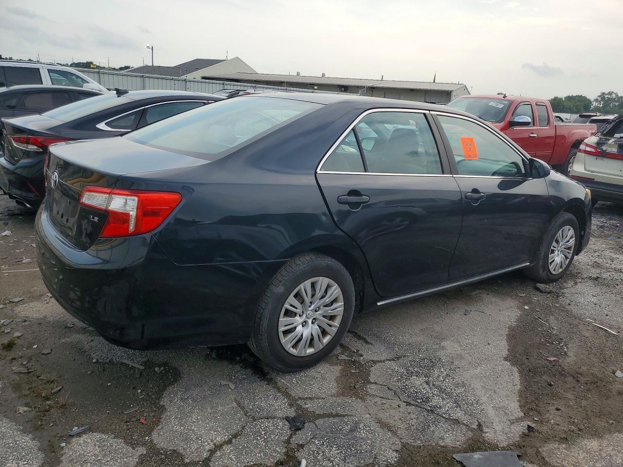 2012 TOYOTA CAMRY LE — Фото 3 из 12