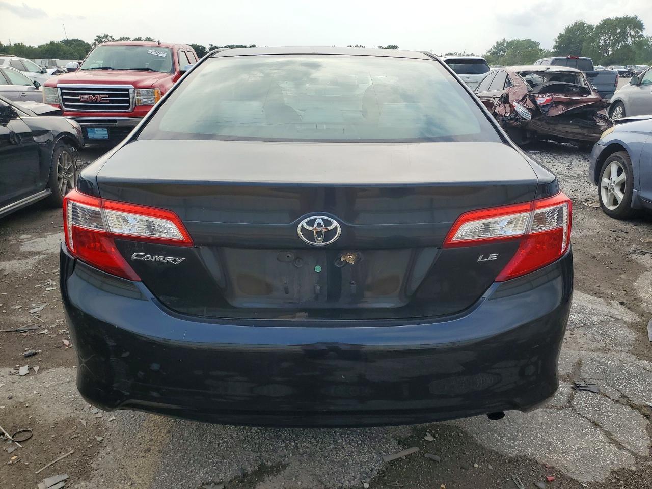 2012 TOYOTA CAMRY LE — Фото 6 из 12