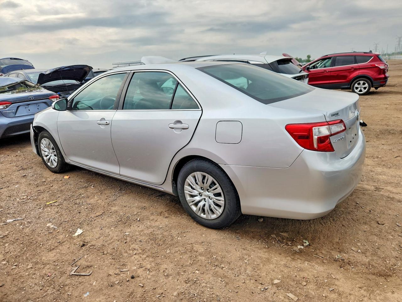 2012 TOYOTA CAMRY LE — Фото 2 из 12