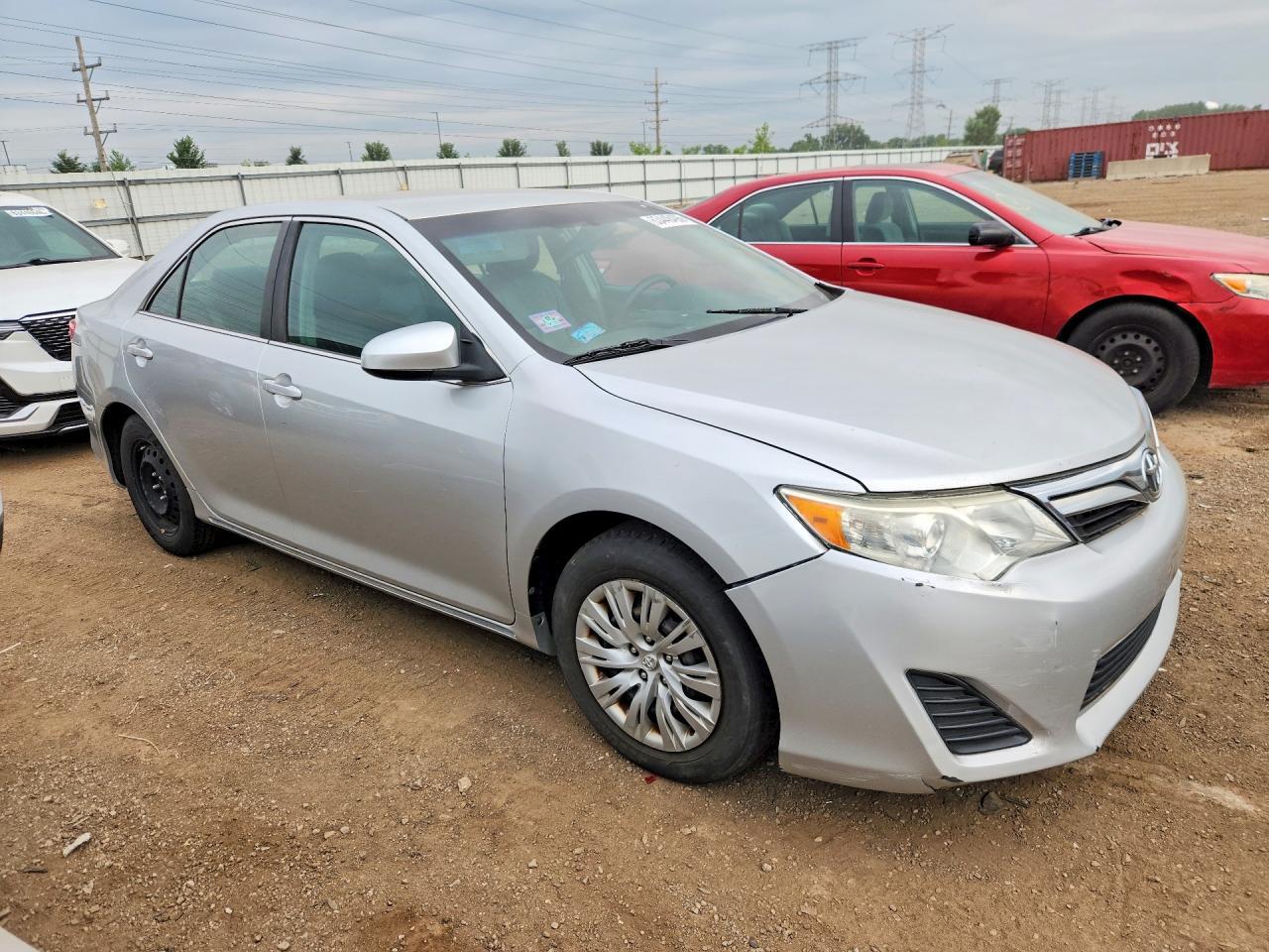 2012 TOYOTA CAMRY LE — Фото 4 из 12