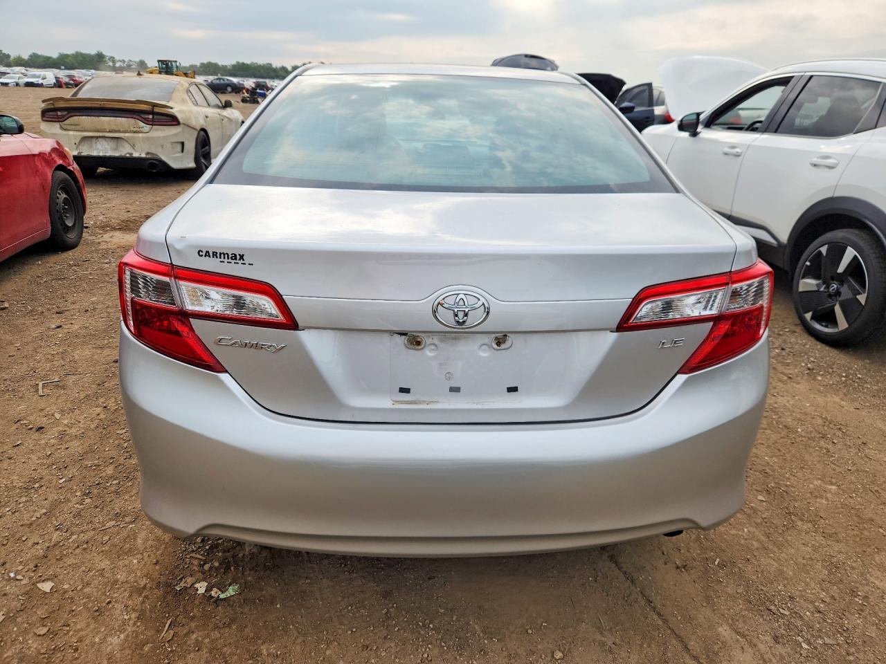 2012 TOYOTA CAMRY LE — Фото 6 из 12