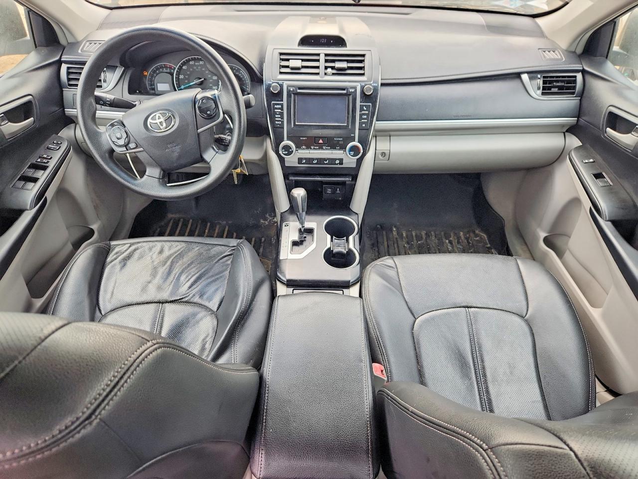 2012 TOYOTA CAMRY LE — Фото 8 из 12