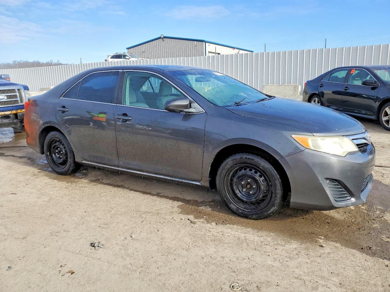 2012 TOYOTA CAMRY LE — Фото 4 из 12