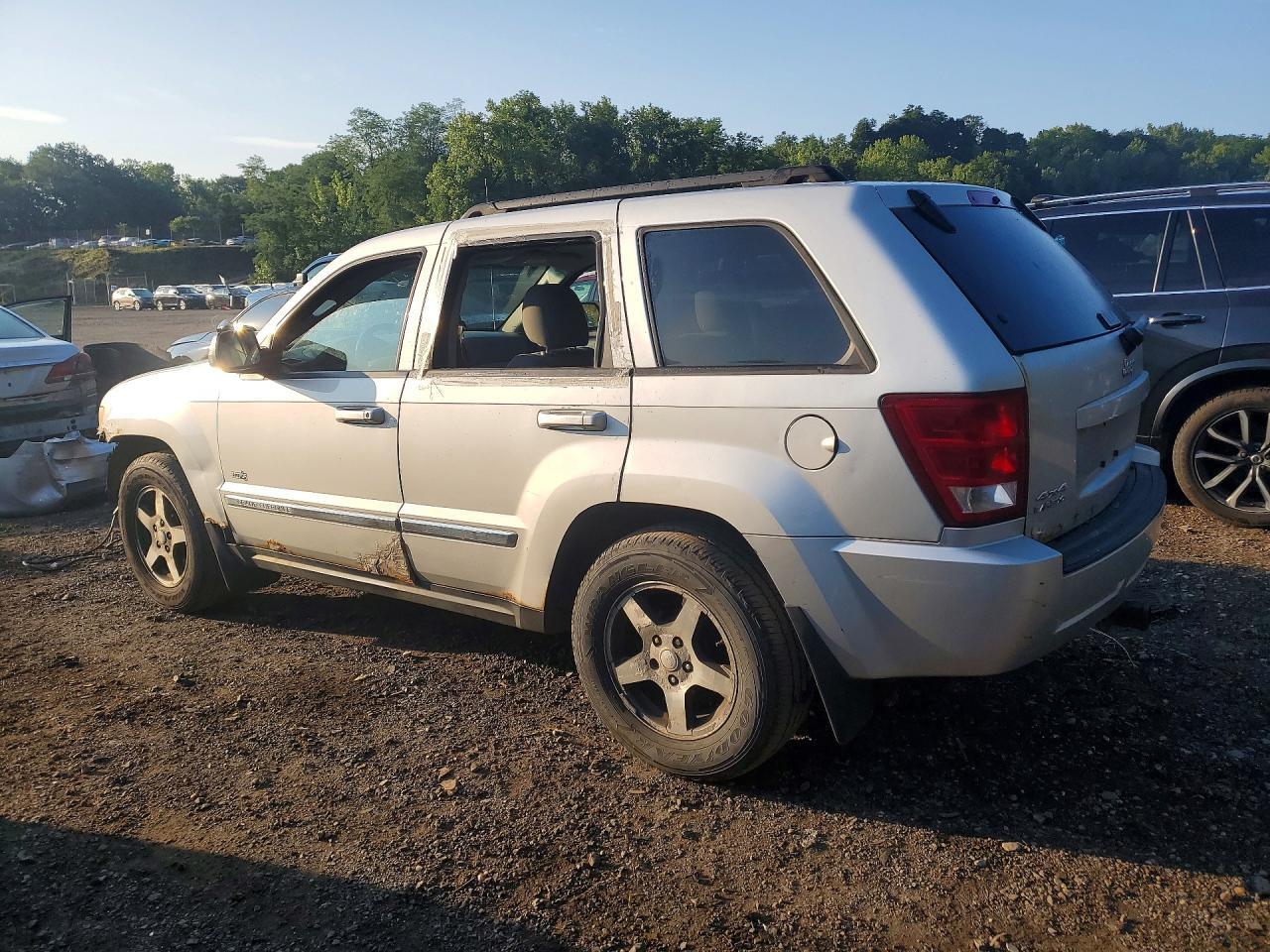 2006 JEEP GRAND CHEROKEE LAREDO — Фото 2 из 13