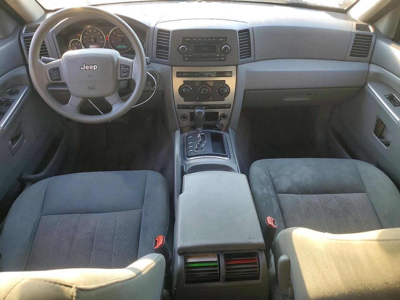 2006 JEEP GRAND CHEROKEE LAREDO — Фото 8 из 13