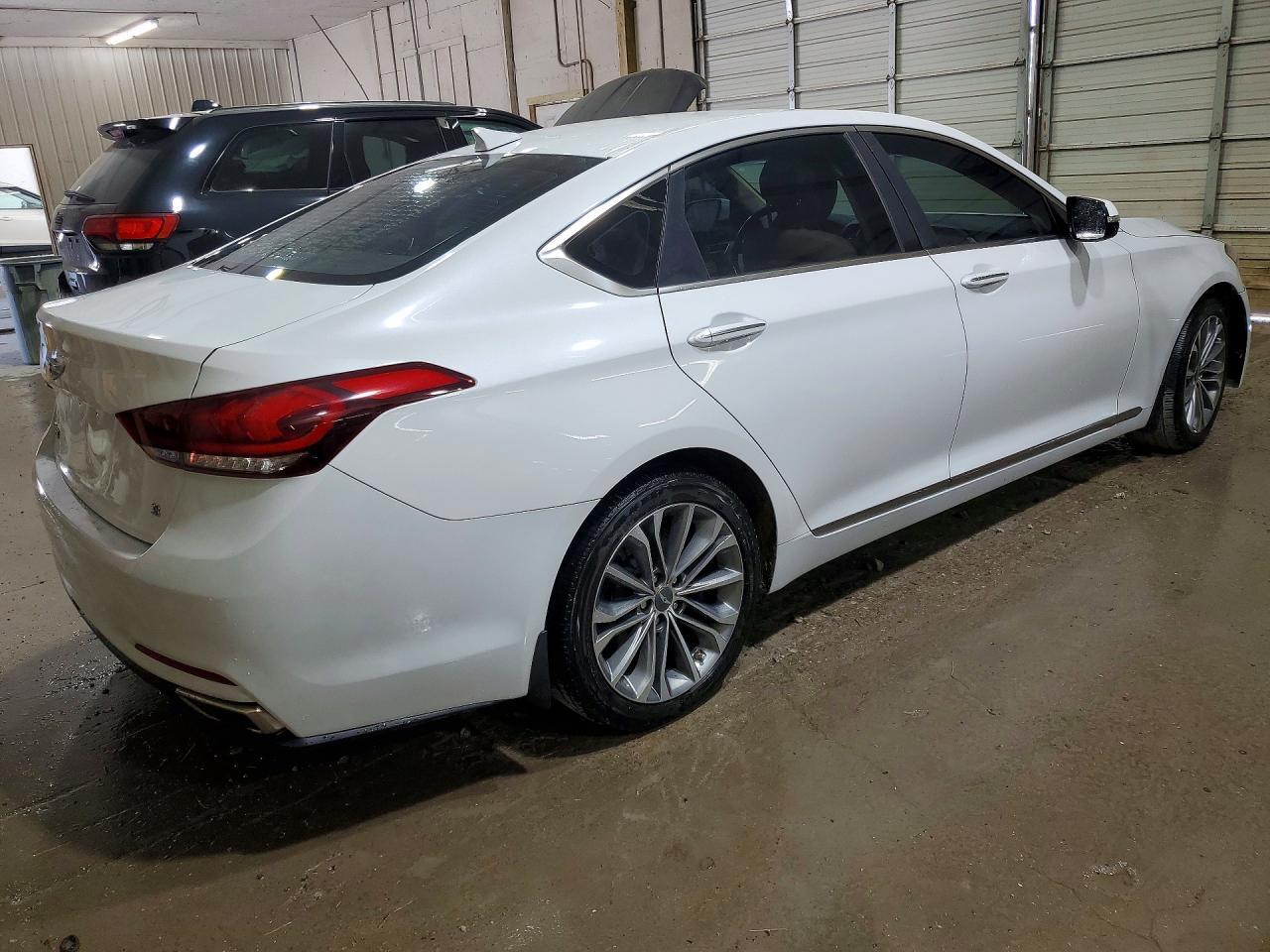 2016 HYUNDAI GENESIS 3.8L — Фото 3 из 12