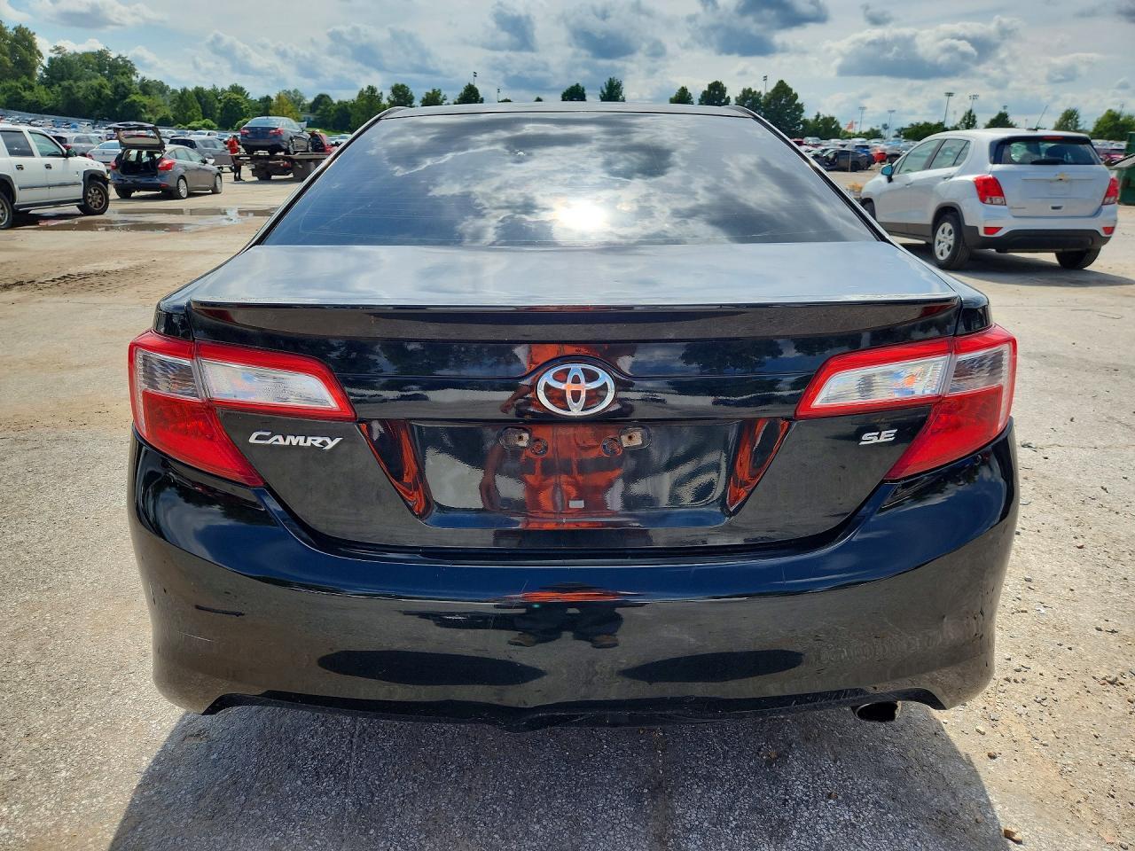 2012 TOYOTA CAMRY SE — Фото 6 из 13