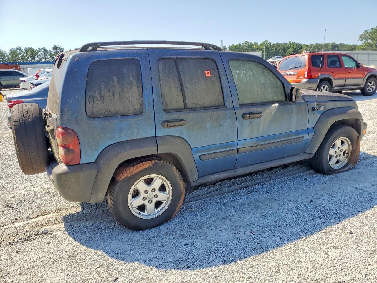 2006 JEEP LIBERTY SPORT — Фото 3 из 13
