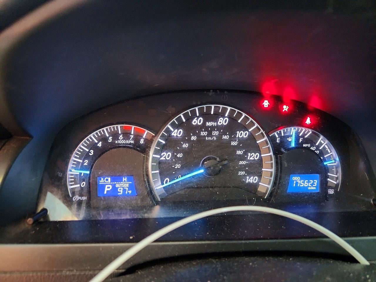 2012 TOYOTA CAMRY SE — Фото 9 из 12