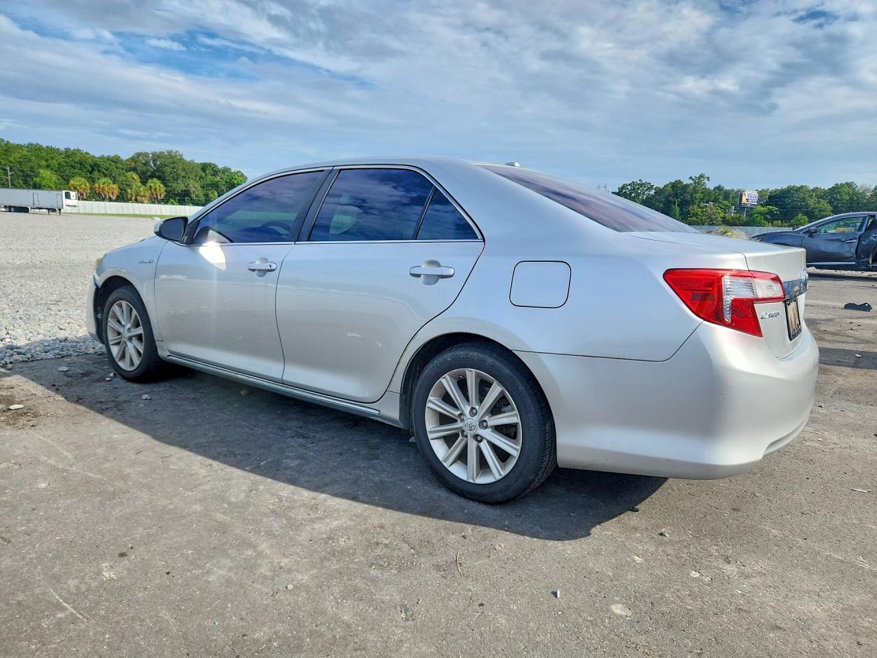 2012 TOYOTA CAMRY HYBRID — Фото 2 из 12