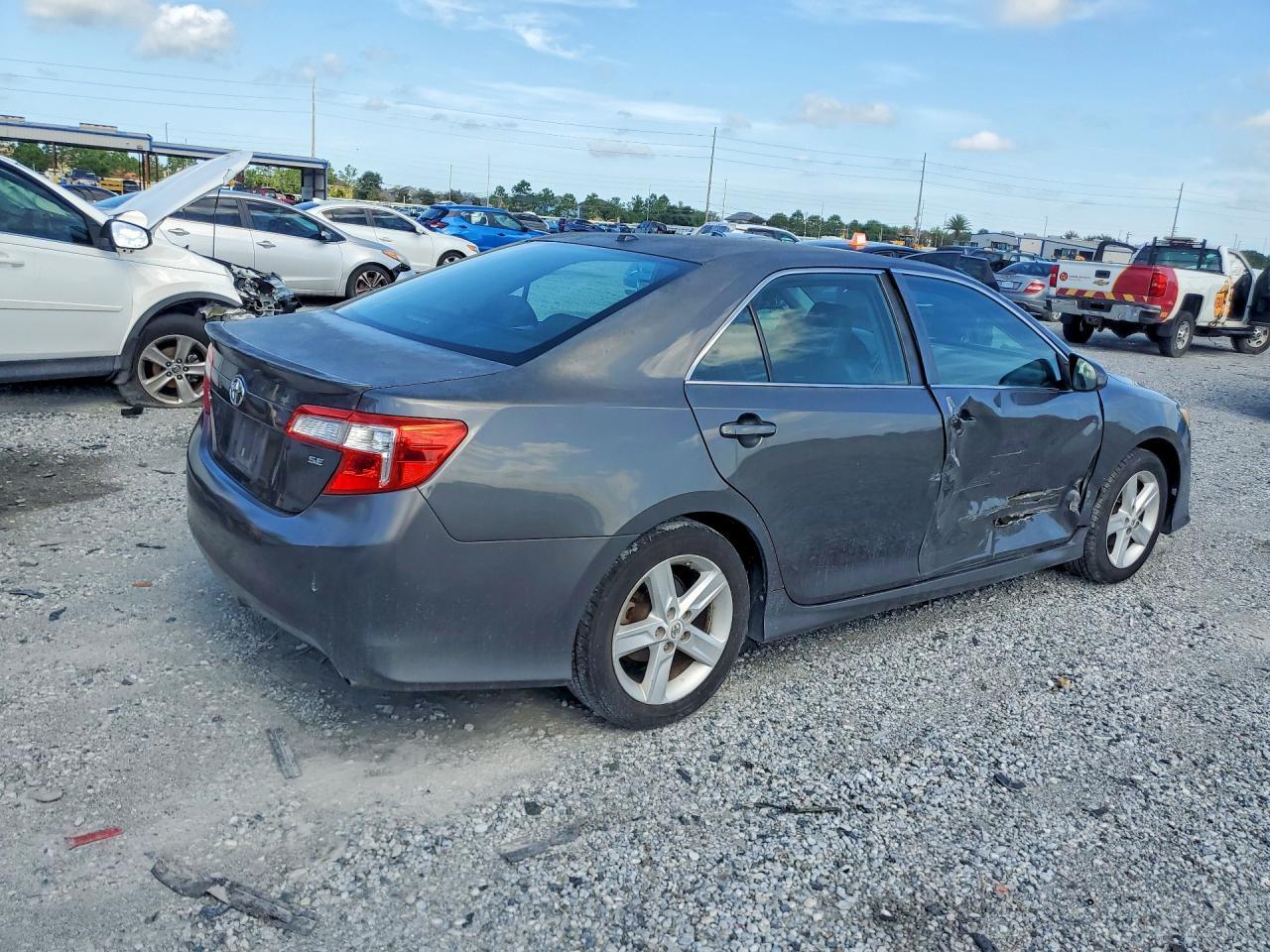 2012 TOYOTA CAMRY SE — Фото 3 из 12