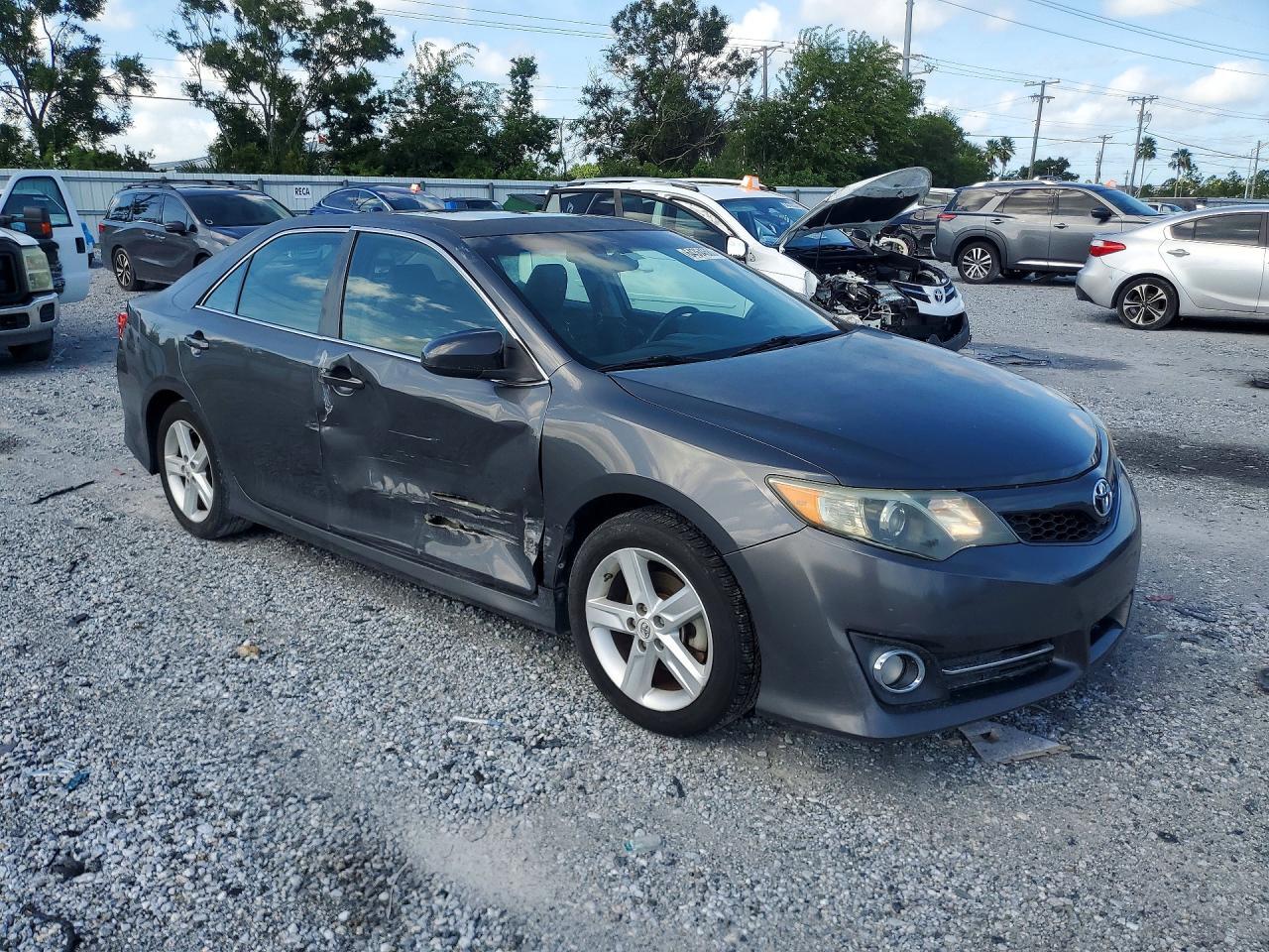 2012 TOYOTA CAMRY SE — Фото 4 из 12