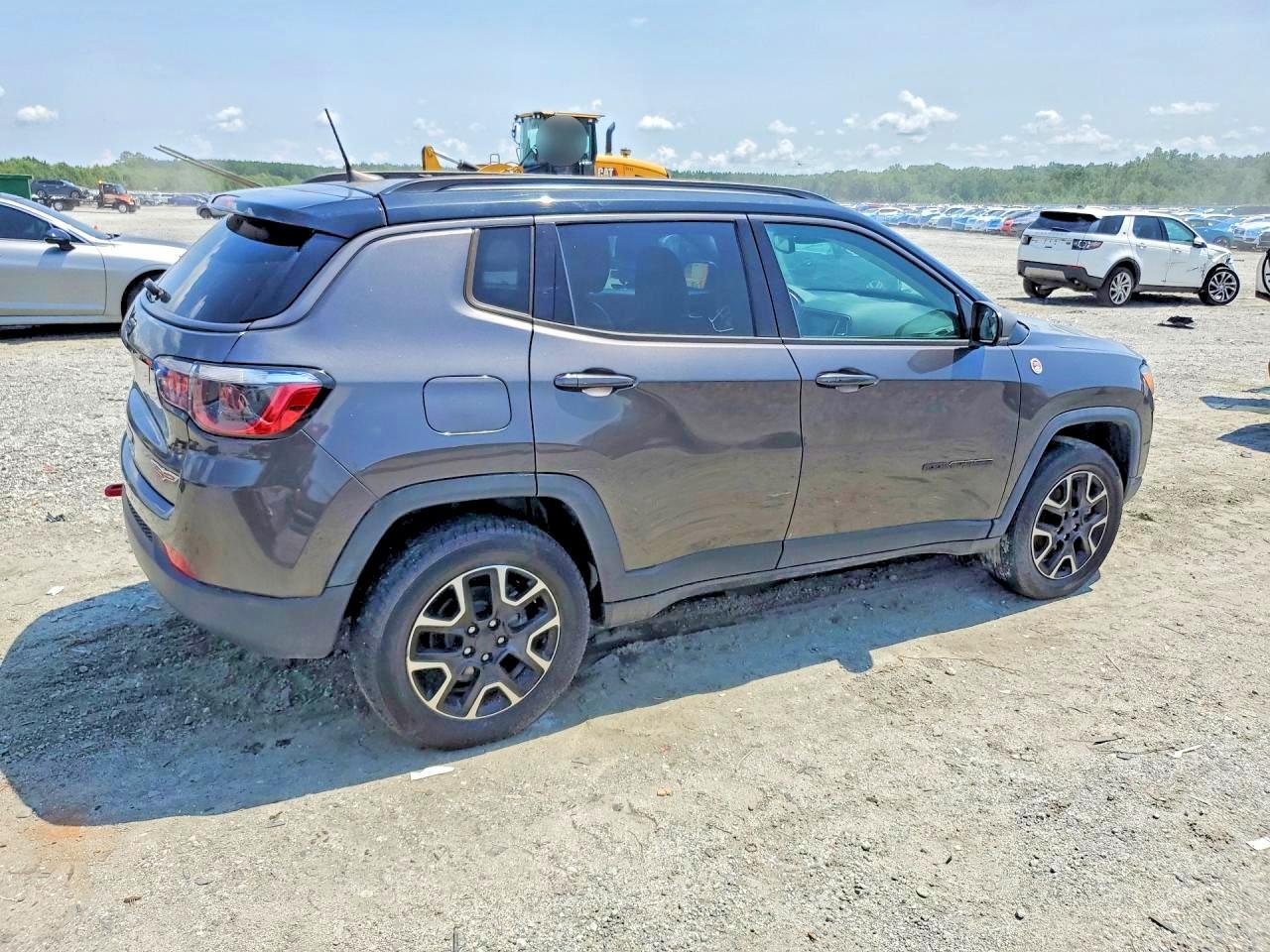 2020 JEEP COMPASS TRAILHAWK — Фото 3 из 13