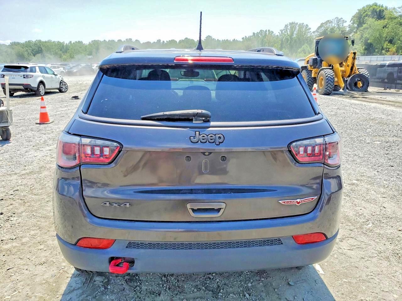 2020 JEEP COMPASS TRAILHAWK — Фото 6 из 13
