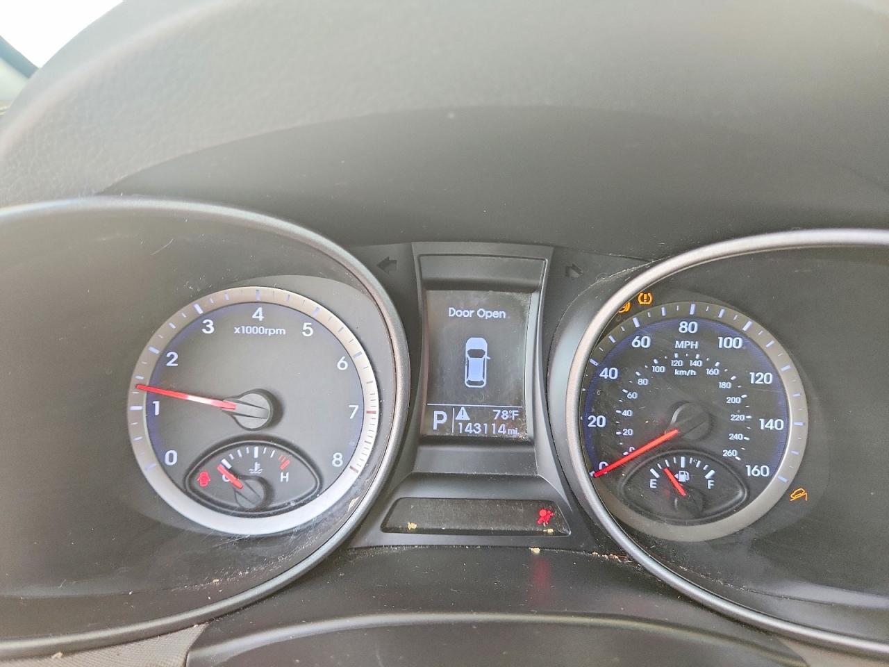 2016 HYUNDAI SANTA FE SE — Фото 9 из 12