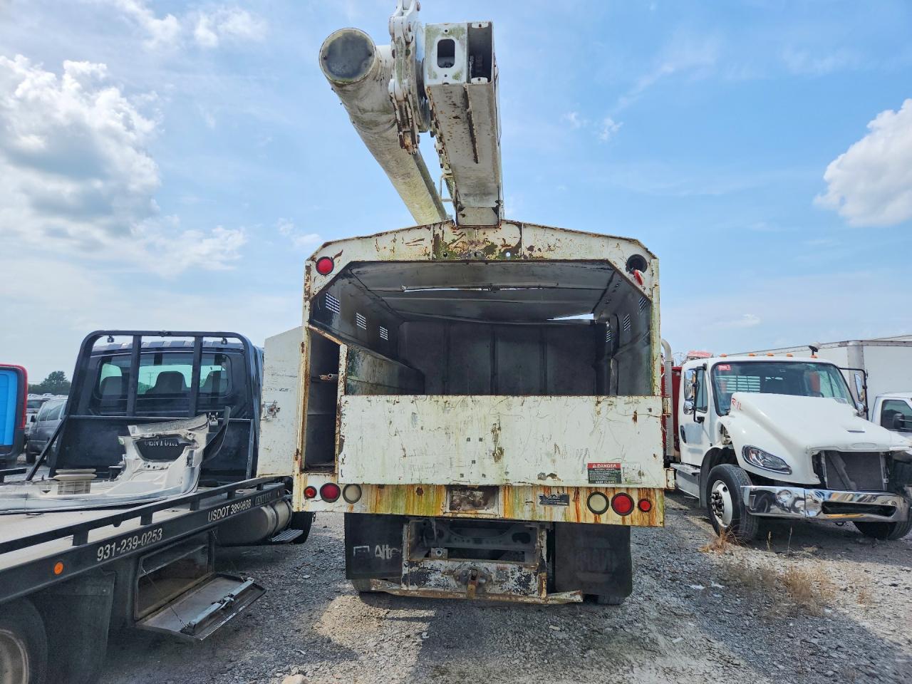 2003 INTERNATIONAL 4300 FORESTRY BUCKET TRUCK — Фото 6 из 11
