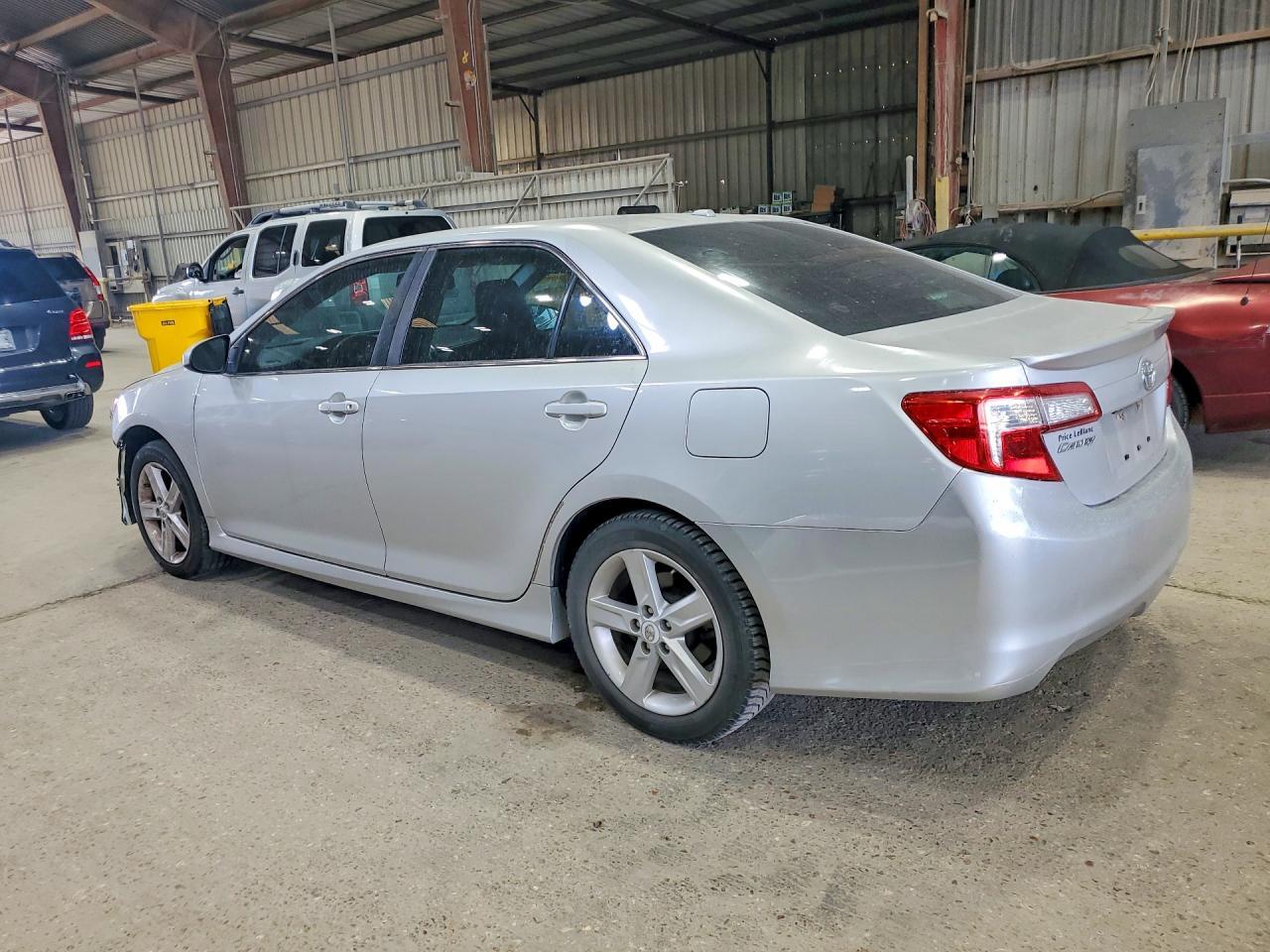 2012 TOYOTA CAMRY SE — Фото 2 из 12