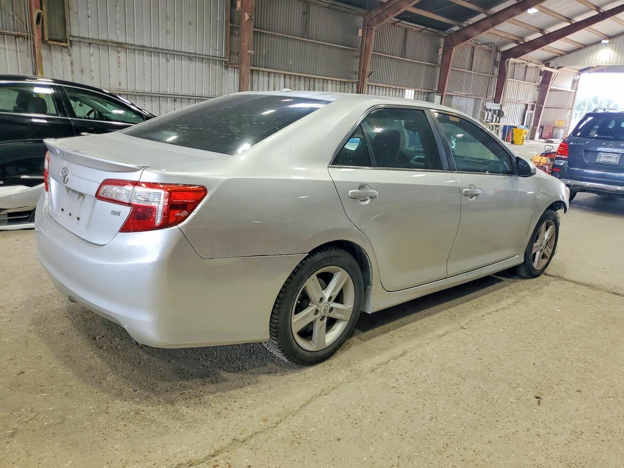 2012 TOYOTA CAMRY SE — Фото 3 из 12