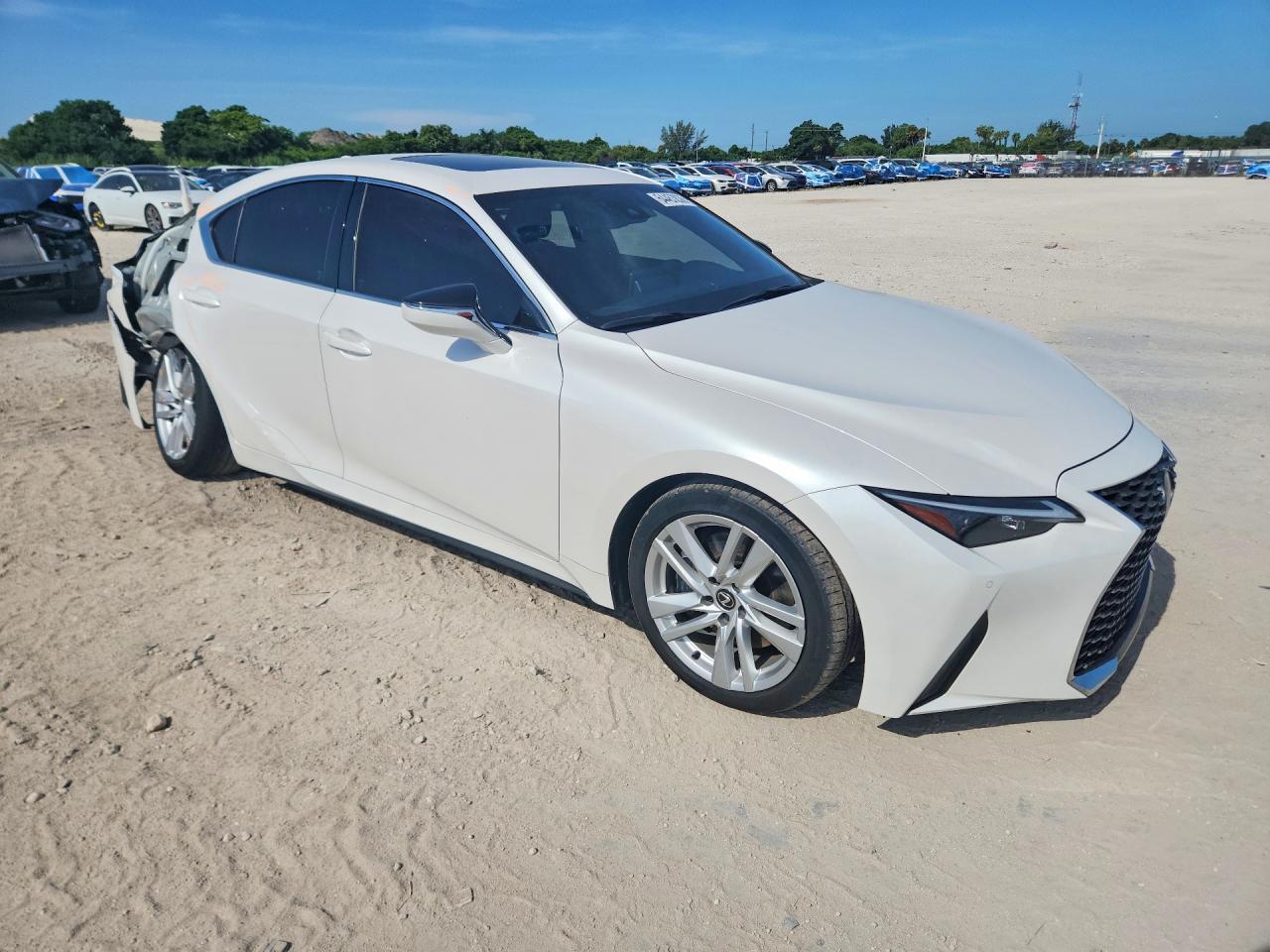 2024 LEXUS IS 300 BASE — Фото 4 из 13
