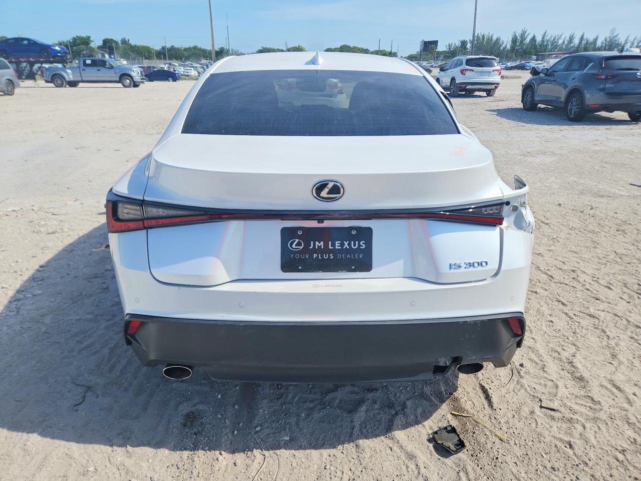 2024 LEXUS IS 300 BASE — Фото 6 из 13