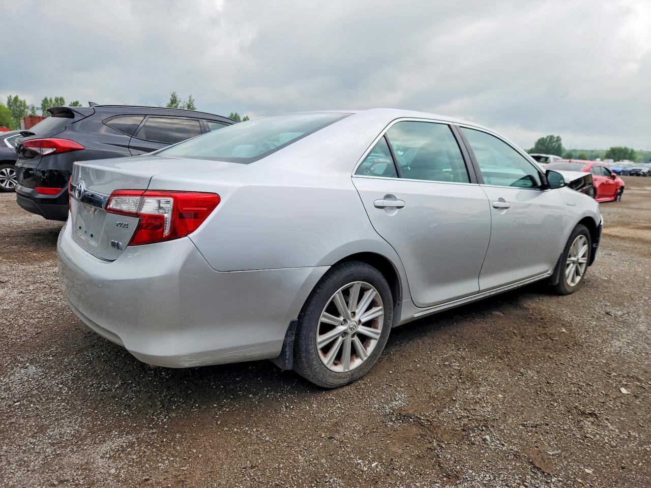 2012 TOYOTA CAMRY HYBRID LE — Фото 3 из 12