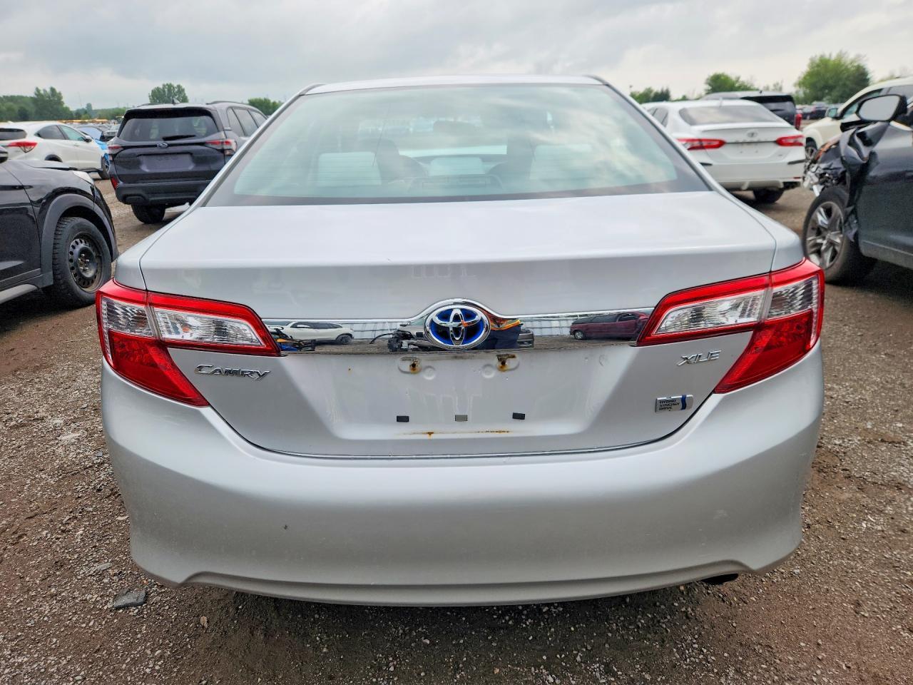 2012 TOYOTA CAMRY HYBRID LE — Фото 6 из 12