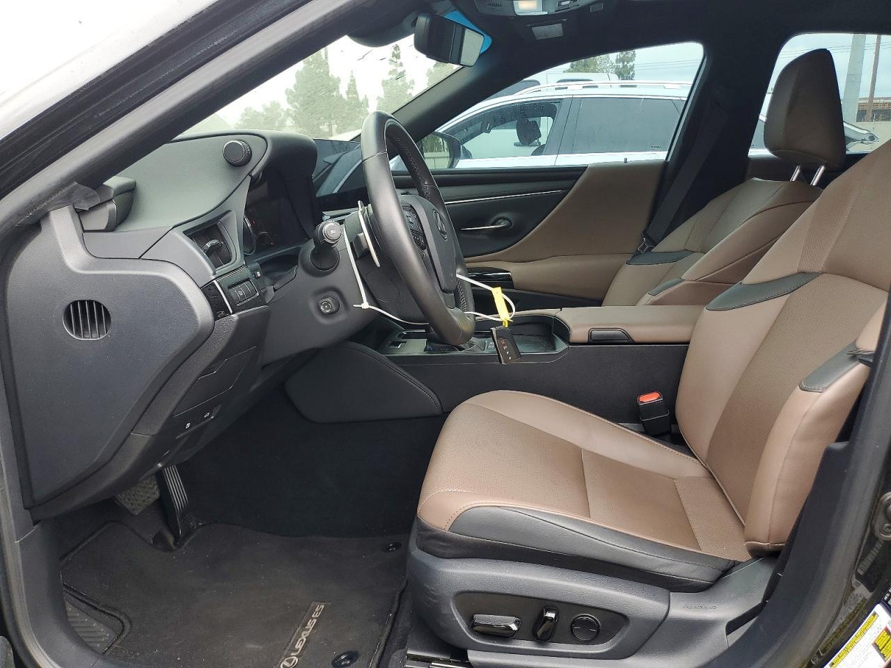 2024 LEXUS ES 300H BASE — Фото 7 из 13