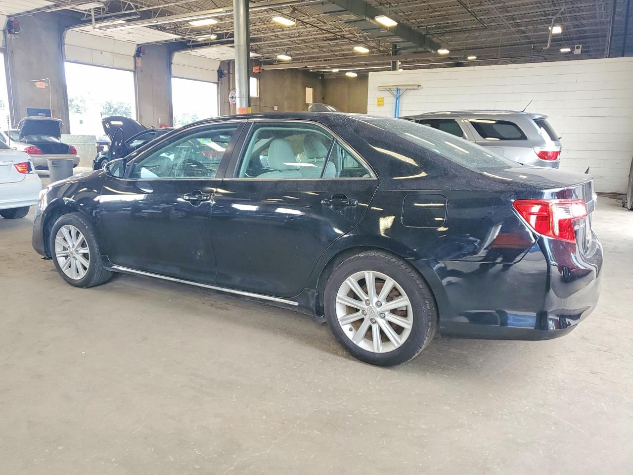 2012 TOYOTA CAMRY HYBRID XLE — Фото 2 из 13
