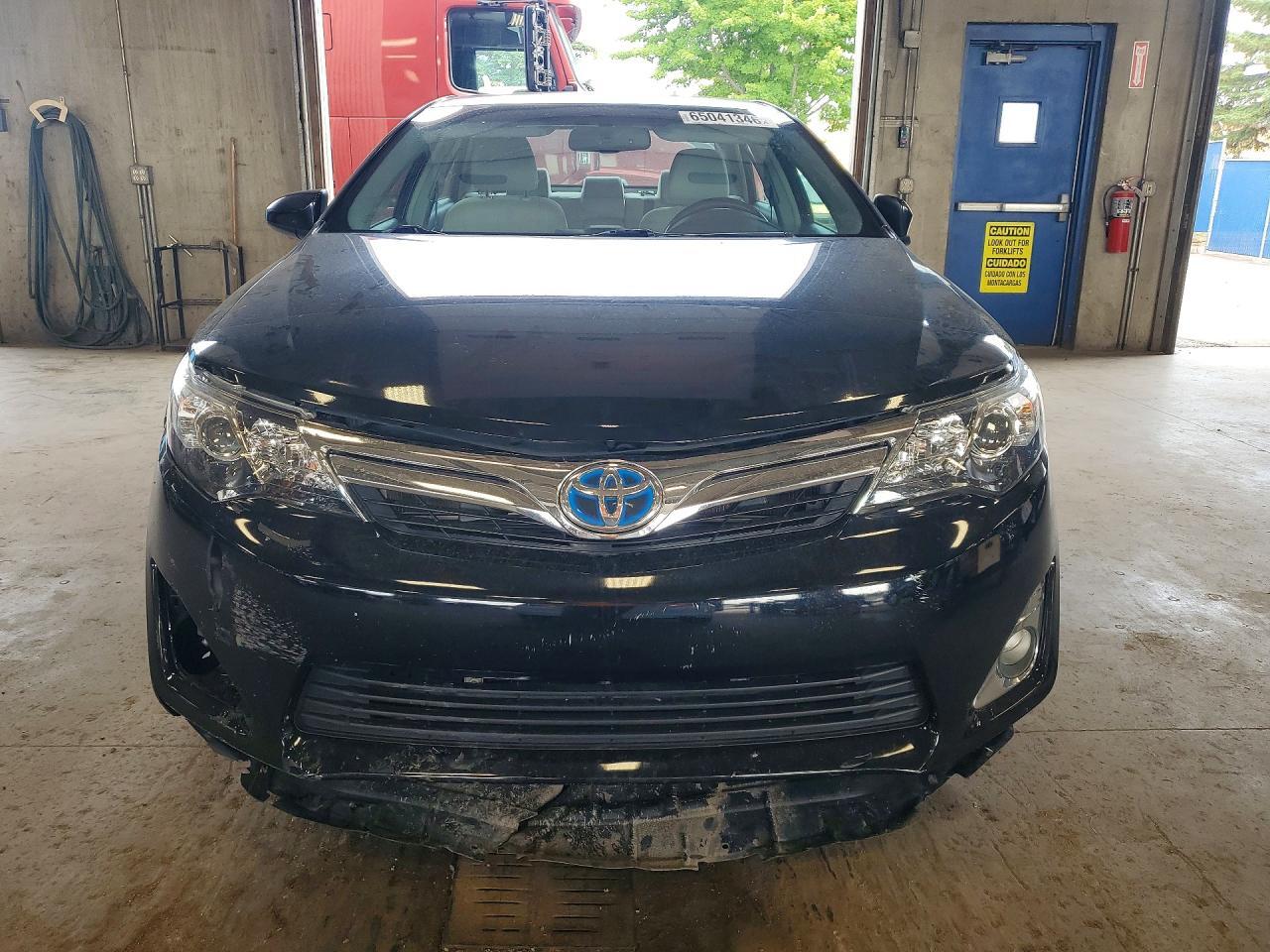 2012 TOYOTA CAMRY HYBRID XLE — Фото 5 из 13