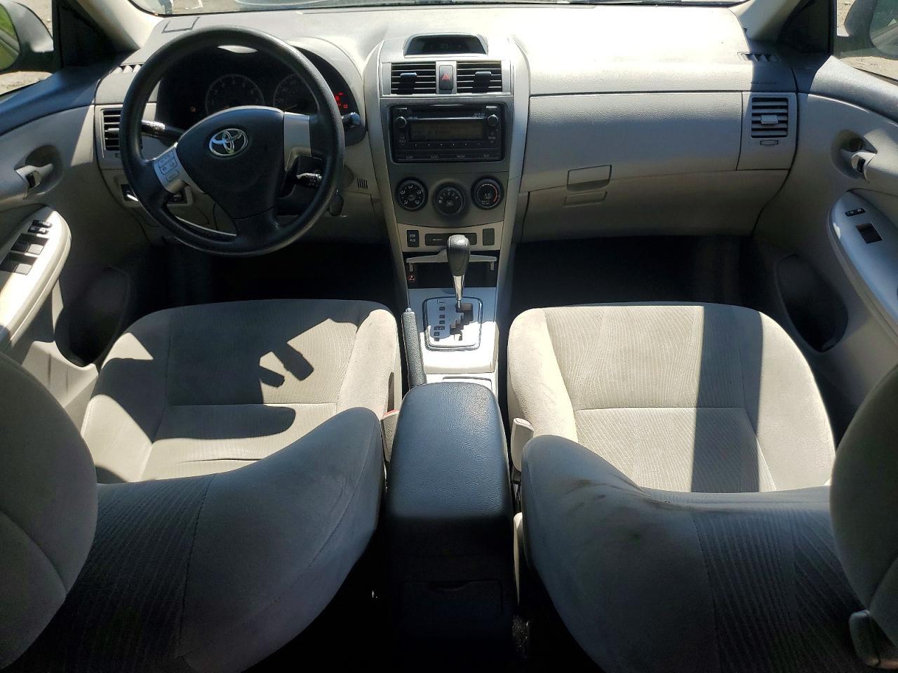 2012 TOYOTA COROLLA LE — Фото 8 из 12