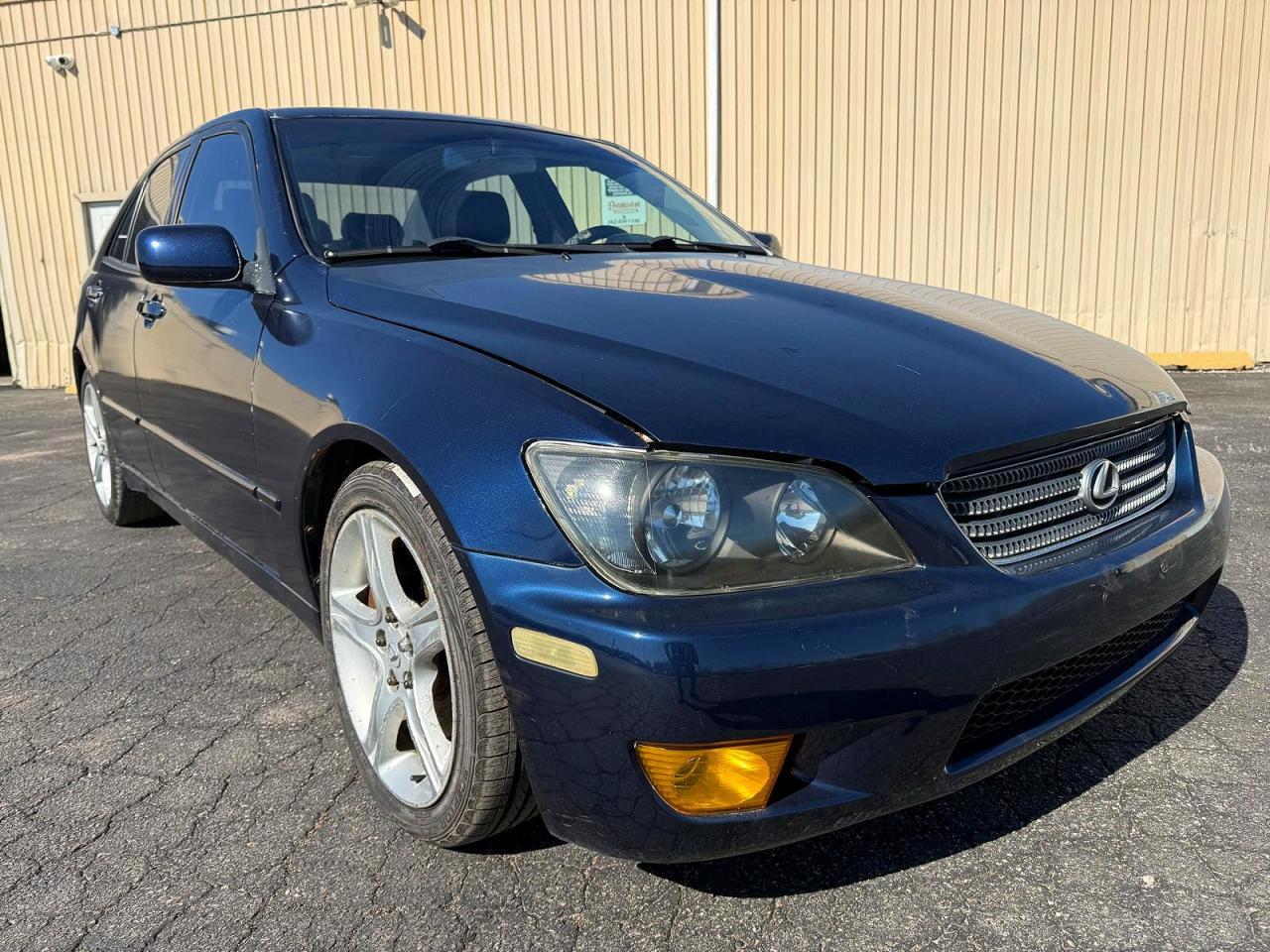 2003 LEXUS IS 300 JTHBD192630080348 — Фото 5 из 10
