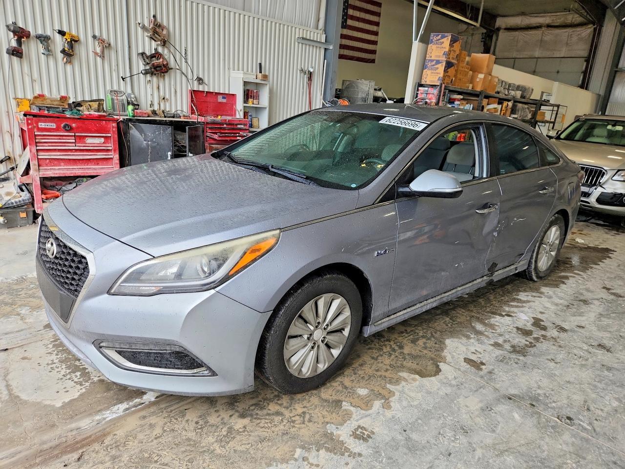 2016 HYUNDAI SONATA HYBRID SE