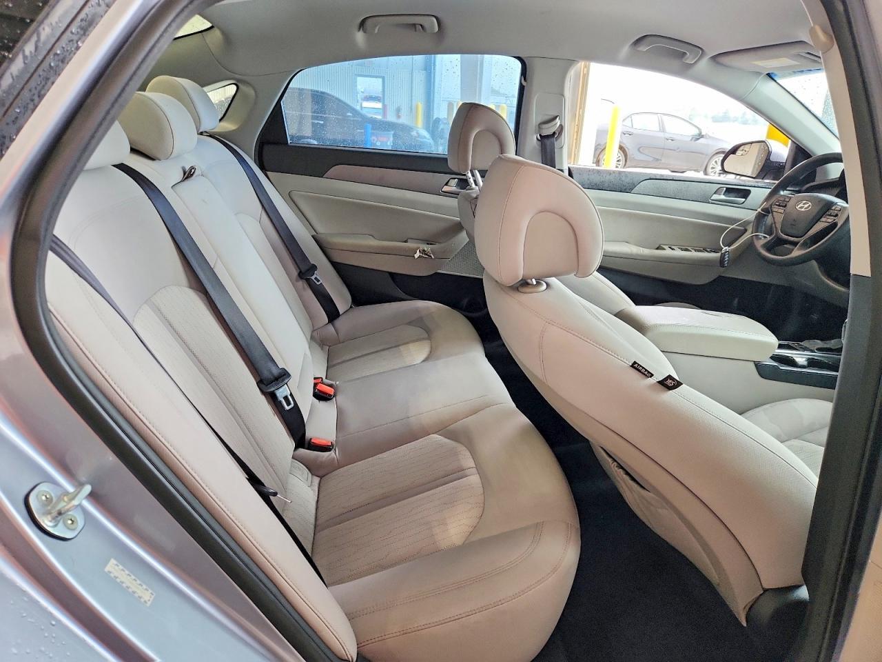 2016 HYUNDAI SONATA HYBRID SE — Фото 10 из 12