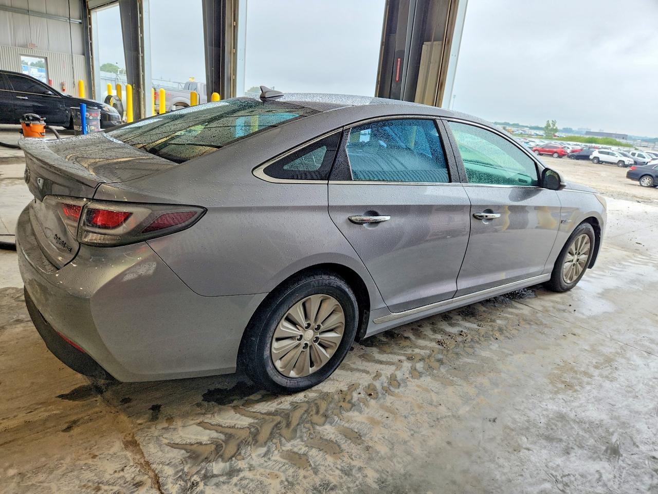 2016 HYUNDAI SONATA HYBRID SE — Фото 3 из 12