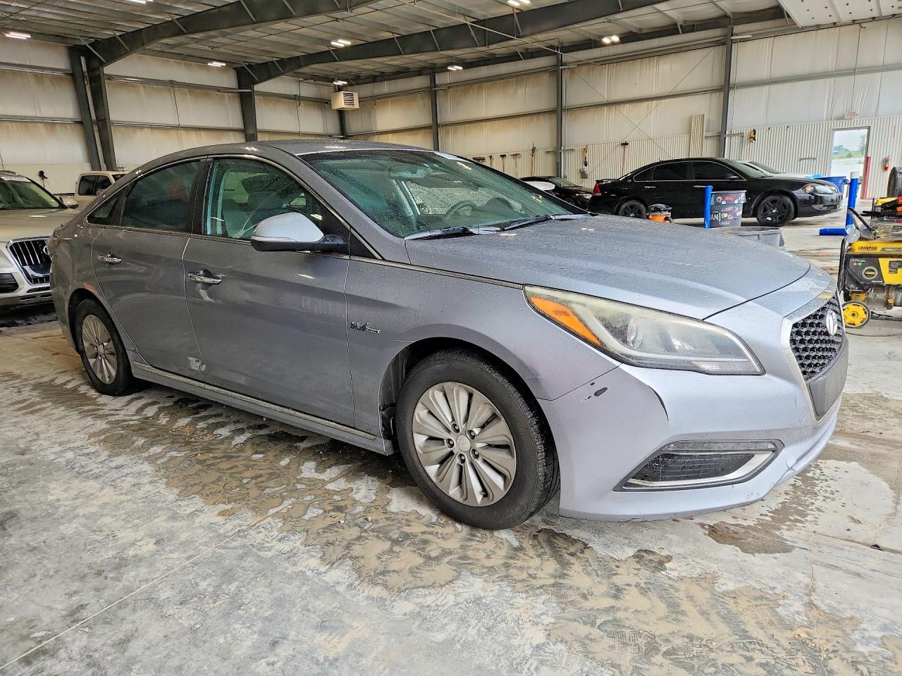 2016 HYUNDAI SONATA HYBRID SE — Фото 4 из 12
